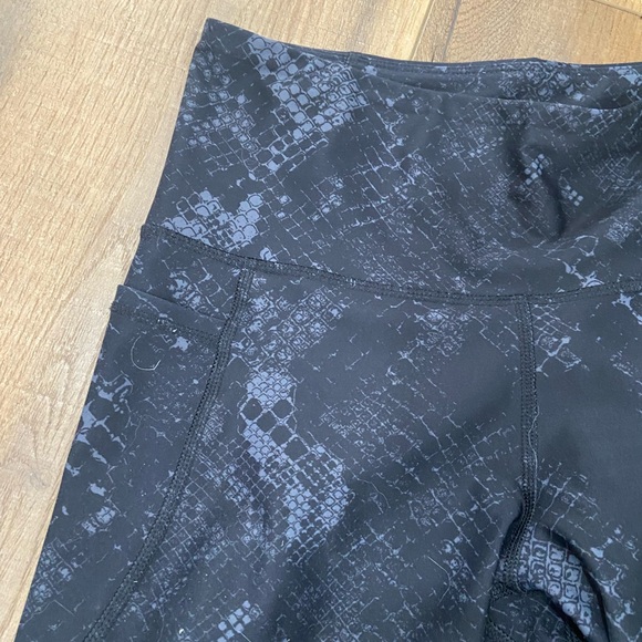 Set of 2 Old Navy Activewear Leggings-Medium - Picture 3 of 7